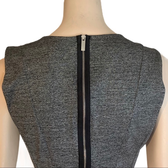 3/$30 - H&M Grey Sleeveless Pleated Top Size Med - Picture 4 of 8